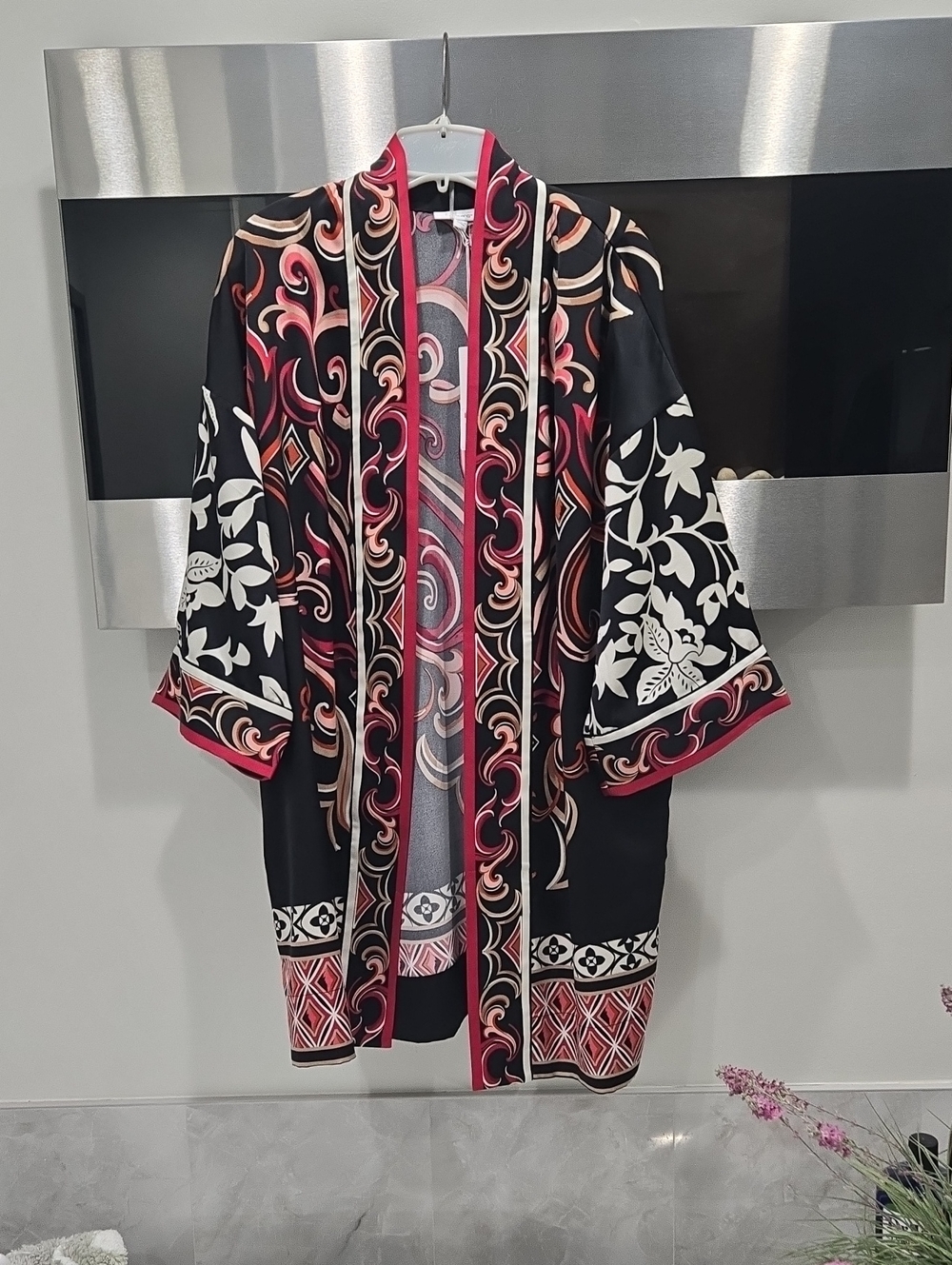 Chico's Black and Pink Printed Satin Kimono-Style Traveler